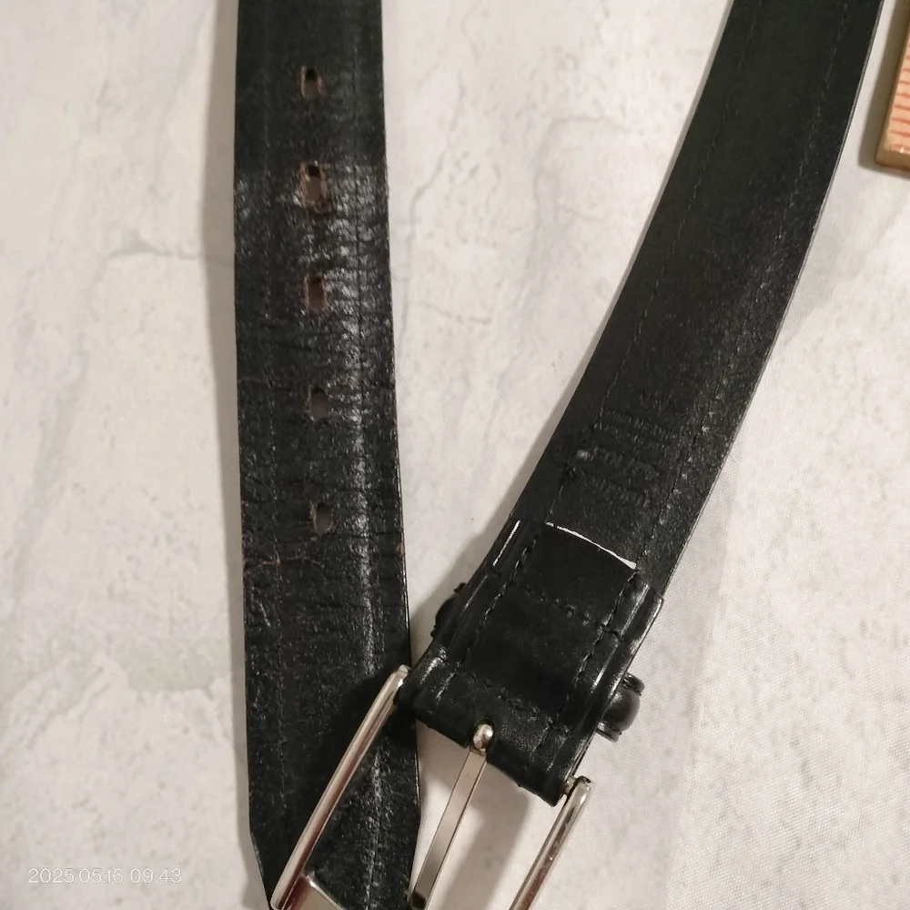 Dockers Sz 42 Men's Black Leather Belt Silver Belt Adjustable Classic Business
